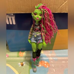 Monster High Venus Mcflytrap Fashion Doll 12”